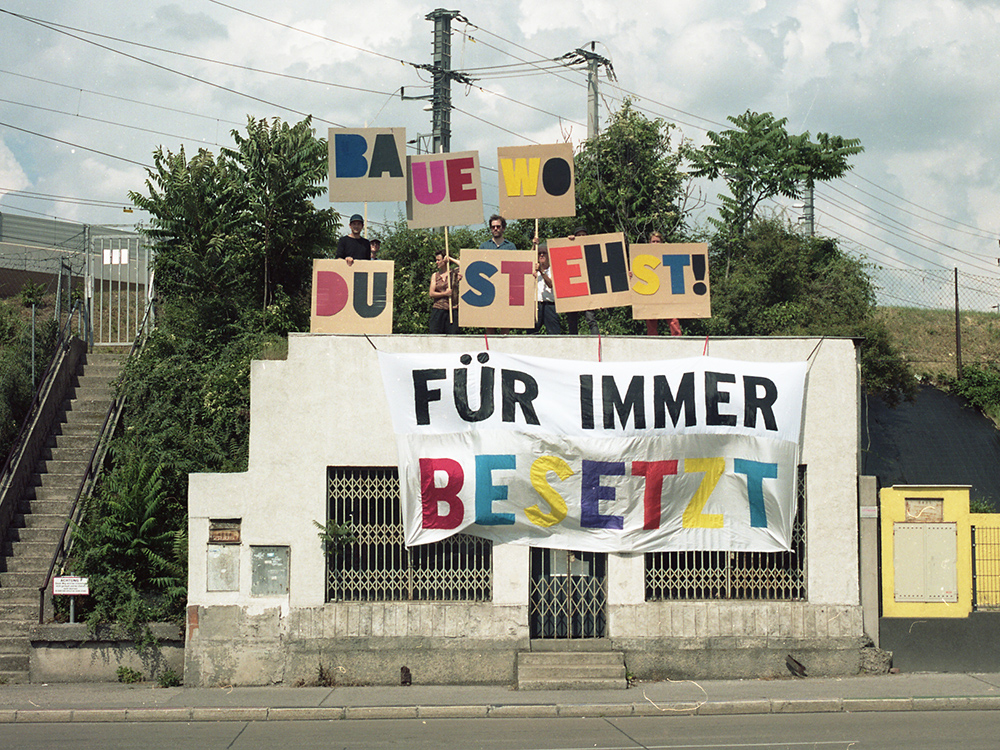 matz ab! Squatting Matzleins-dorfer Platz